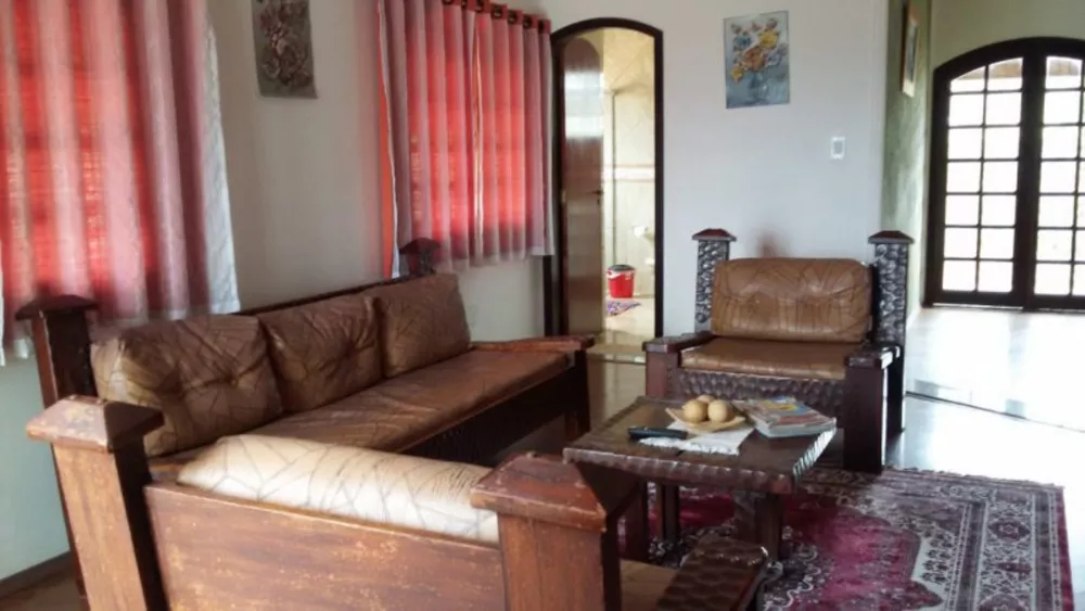 Chácara, 4 quartos, 250 m² - Foto 1
