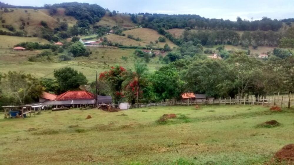Sítio à venda com 3 quartos, 50m² - Foto 2