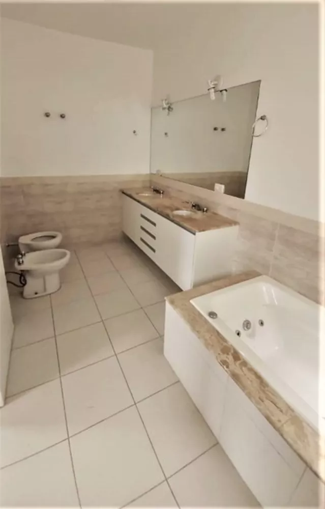 Casa, 4 quartos, 226 m² - Foto 2