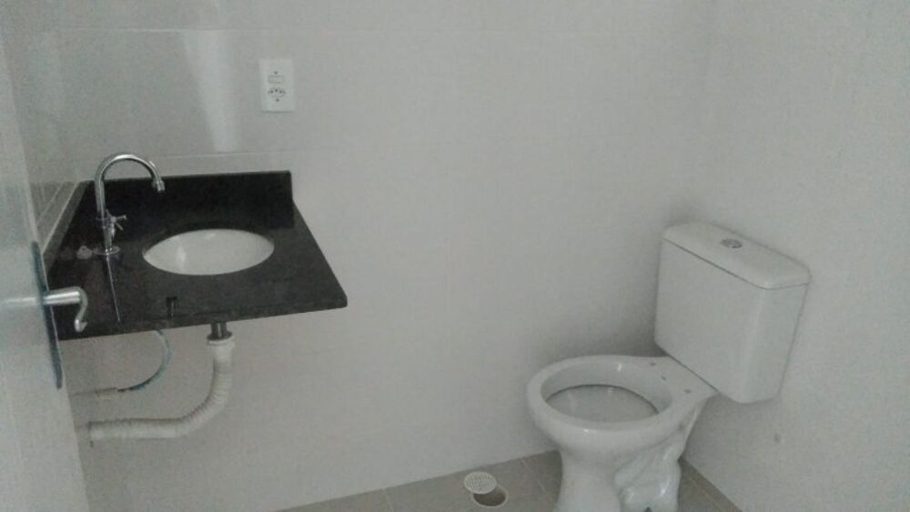 Apartamento à venda com 2 quartos, 70m² - Foto 3