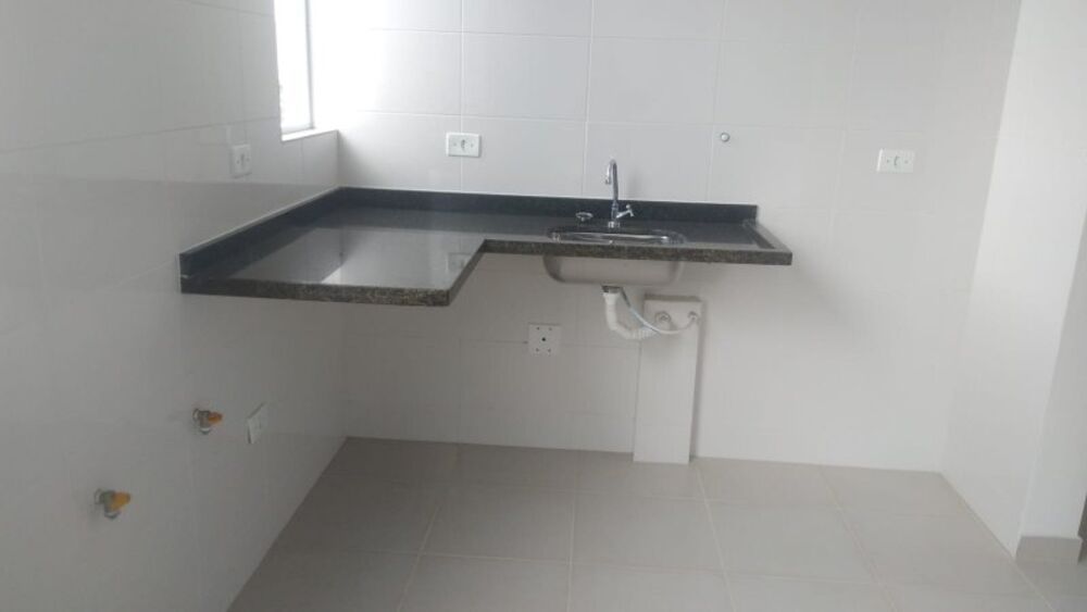 Apartamento à venda com 2 quartos, 70m² - Foto 4