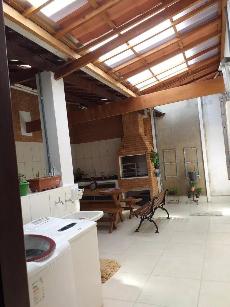 Casa à venda com 3 quartos, 139m² - Foto 4