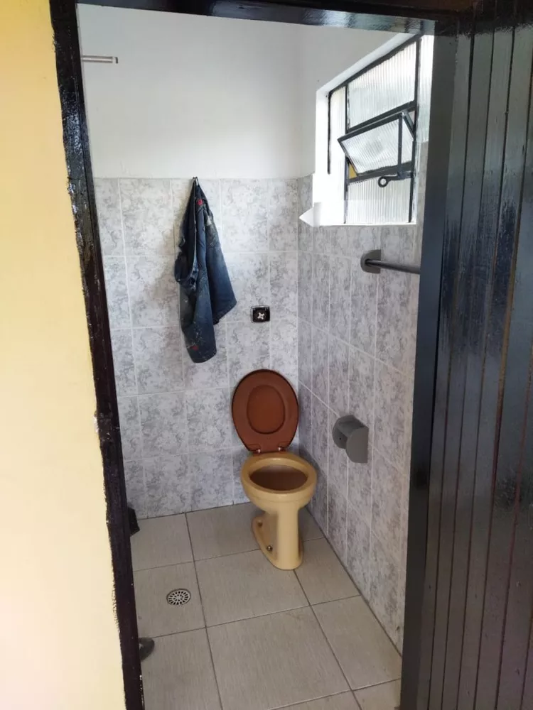 Casa à venda com 3 quartos, 220m² - Foto 2