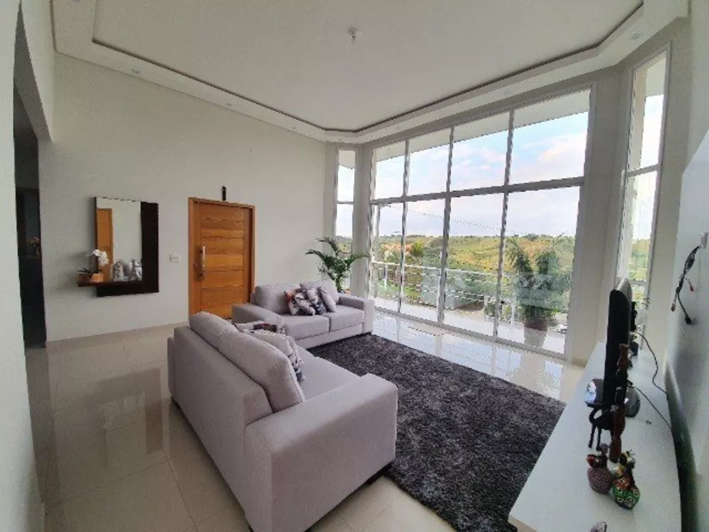 Casa, 4 quartos, 260 m² - Foto 1