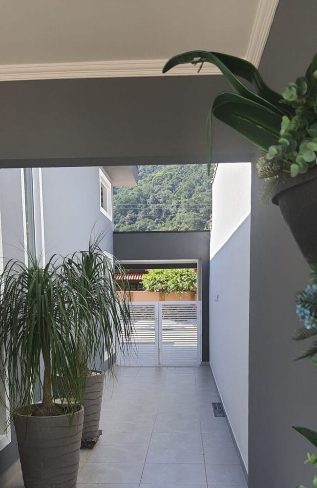 Casa à venda com 4 quartos, 220m² - Foto 4