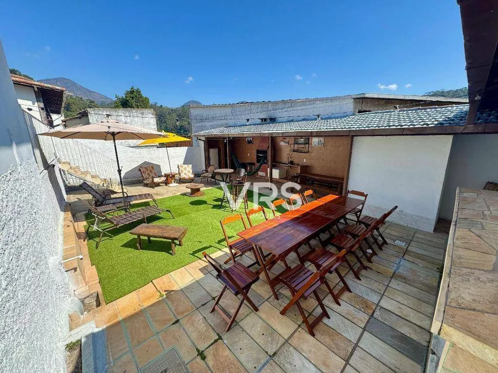 Casa, 4 quartos, 138 m² - Foto 1
