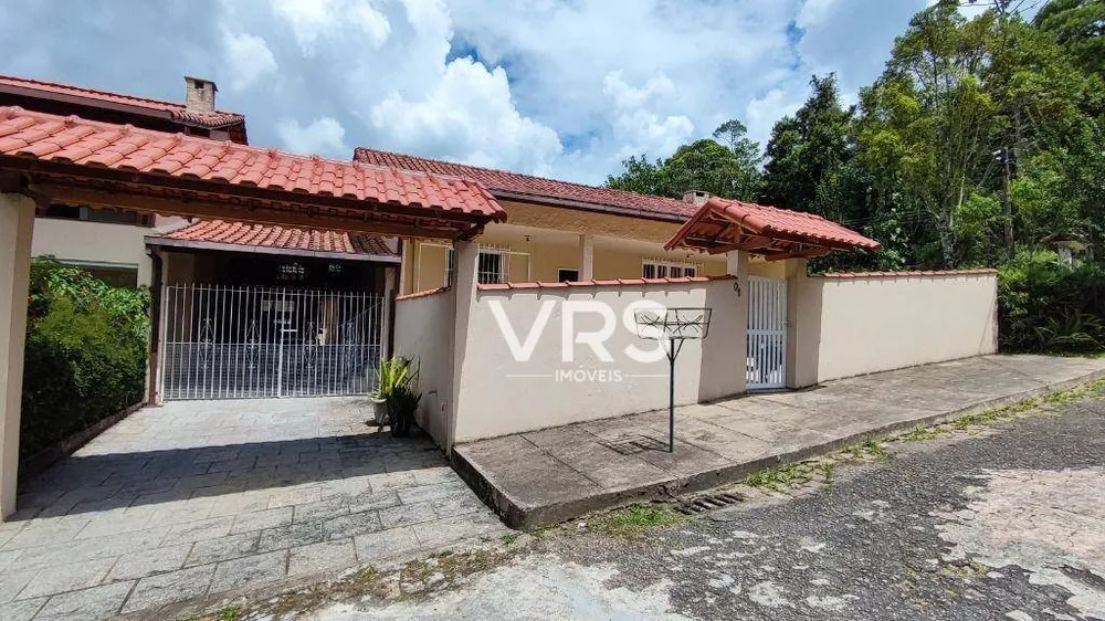 Casa de Condomínio à venda com 3 quartos, 144m² - Foto 1