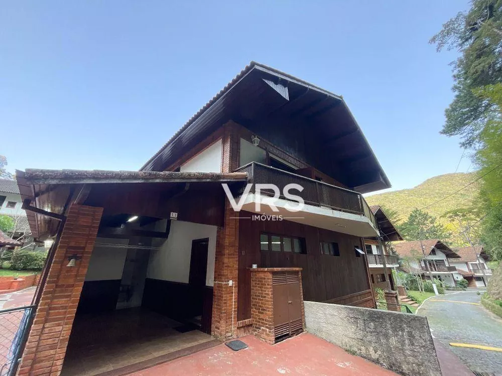 Casa de Condomínio à venda com 5 quartos, 450m² - Foto 2