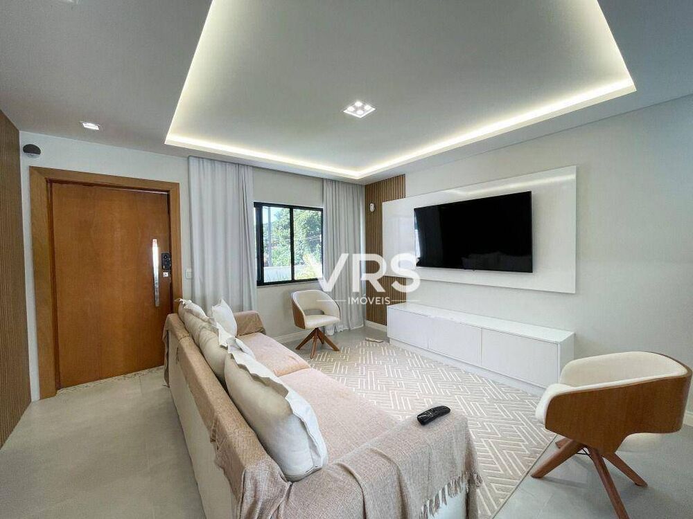 Casa de Condomínio à venda com 4 quartos, 204m² - Foto 2