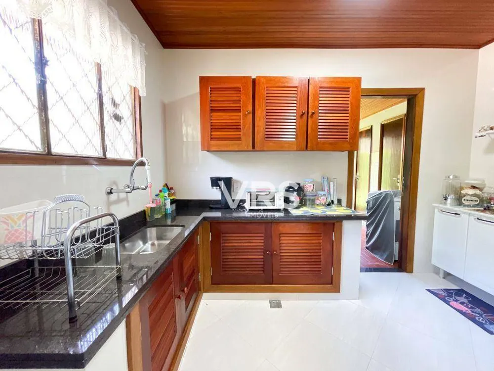 Casa, 3 quartos, 286 m² - Foto 35