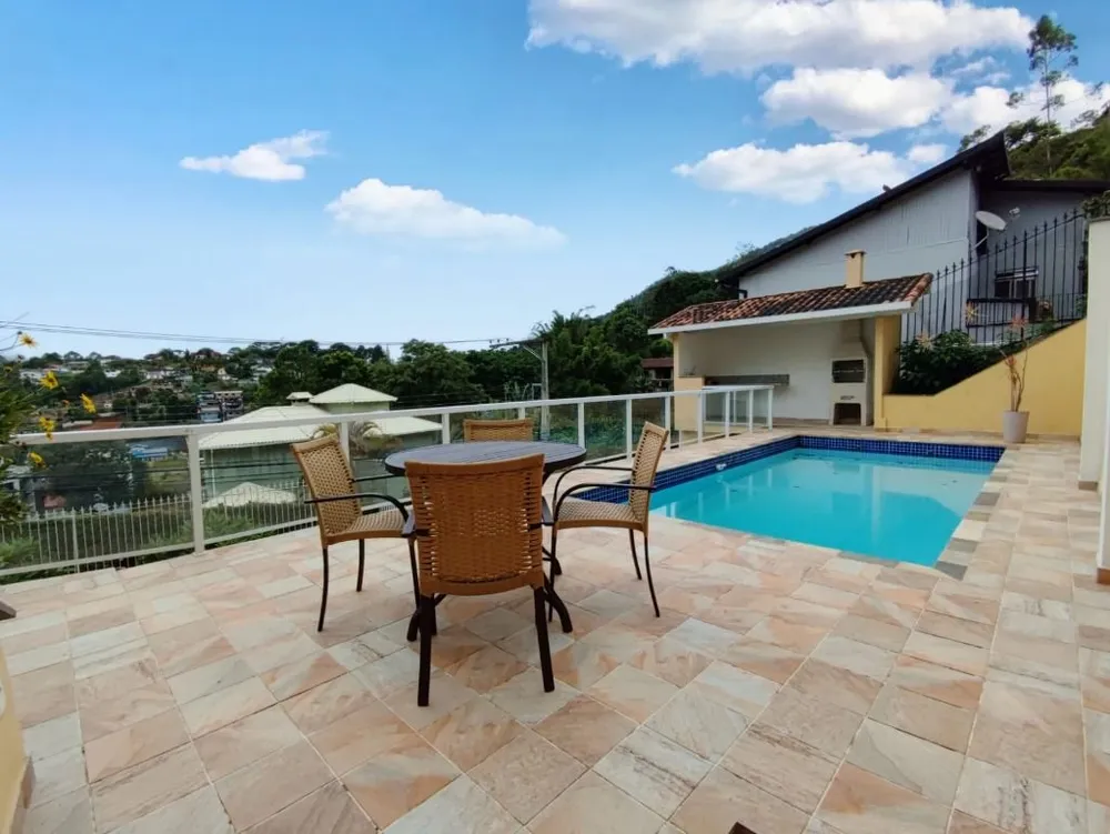 Casa, 3 quartos, 184 m² - Foto 1