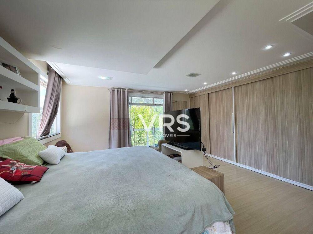 Casa à venda com 6 quartos, 500m² - Foto 7