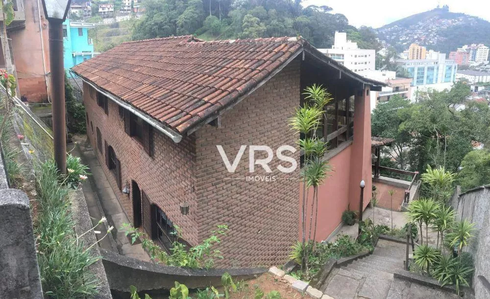 Casa à venda com 3 quartos, 366m² - Foto 3