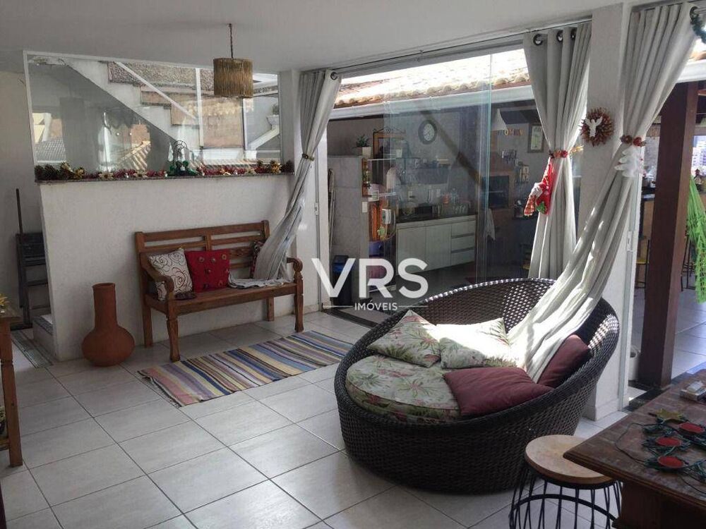 Casa de Condomínio à venda com 4 quartos, 307m² - Foto 2