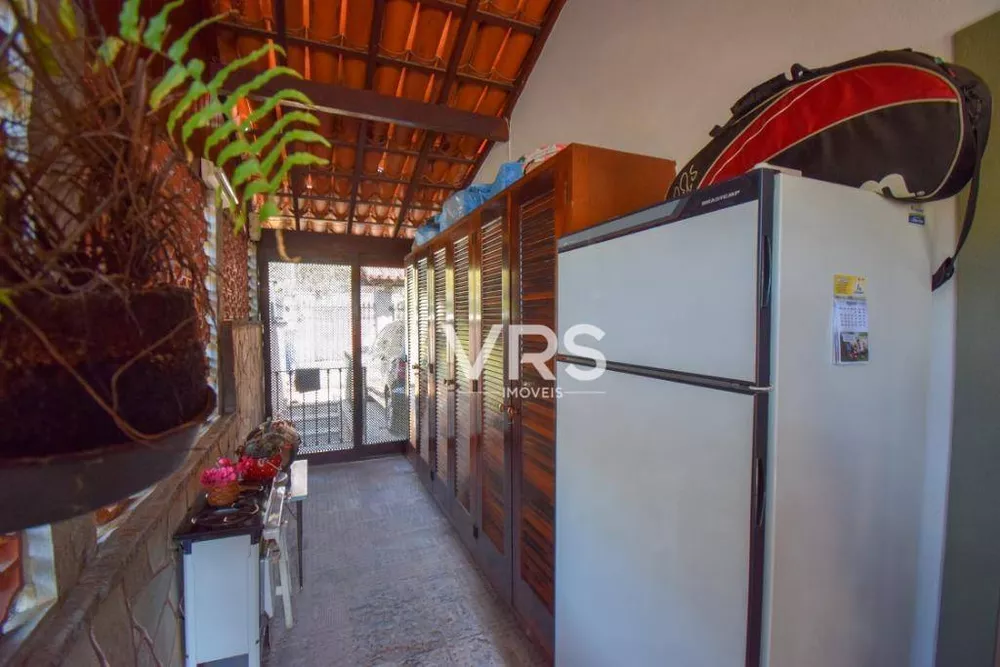 Casa à venda com 6 quartos, 700m² - Foto 6