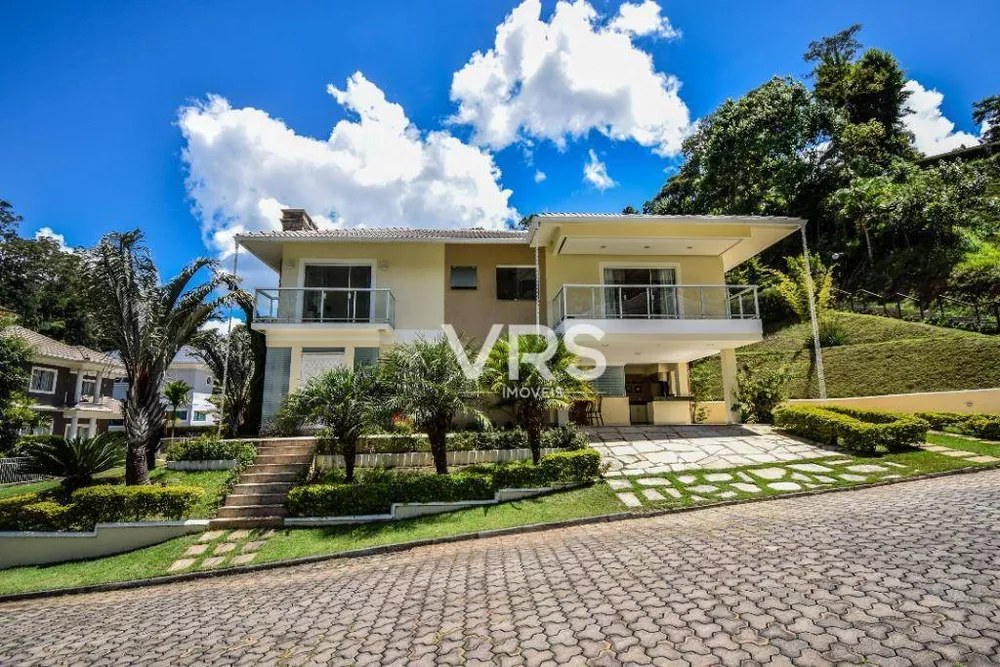 Casa de Condomínio à venda com 4 quartos, 225m² - Foto 2