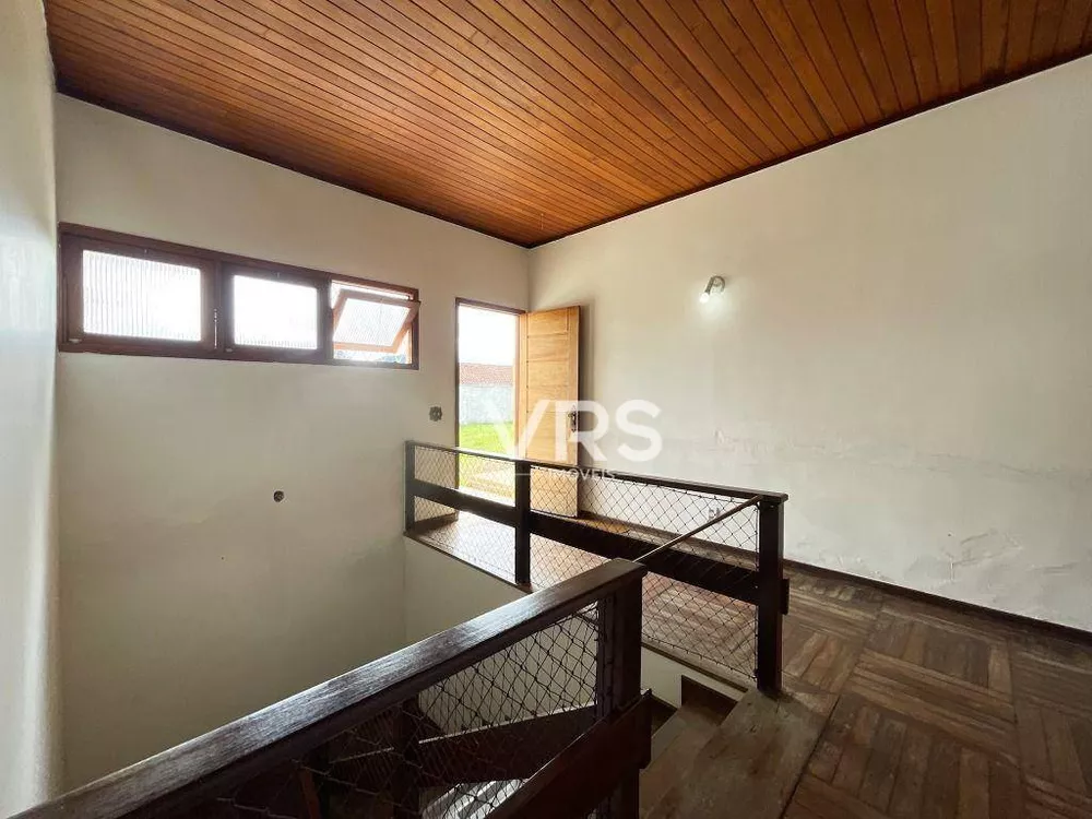 Casa, 5 quartos, 310 m² - Foto 1