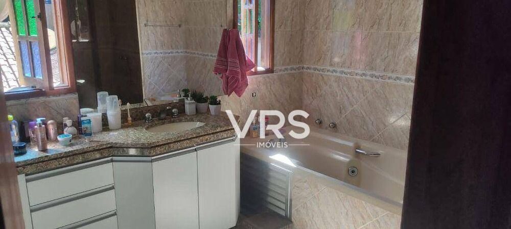 Casa à venda com 4 quartos, 219m² - Foto 10