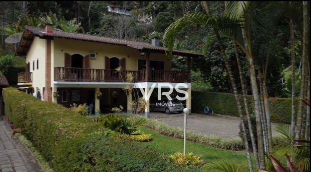 Casa à venda com 4 quartos, 219m² - Foto 1