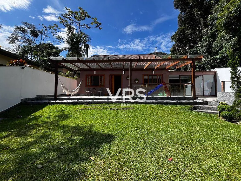 Casa de Condomínio à venda com 3 quartos, 230m² - Foto 4