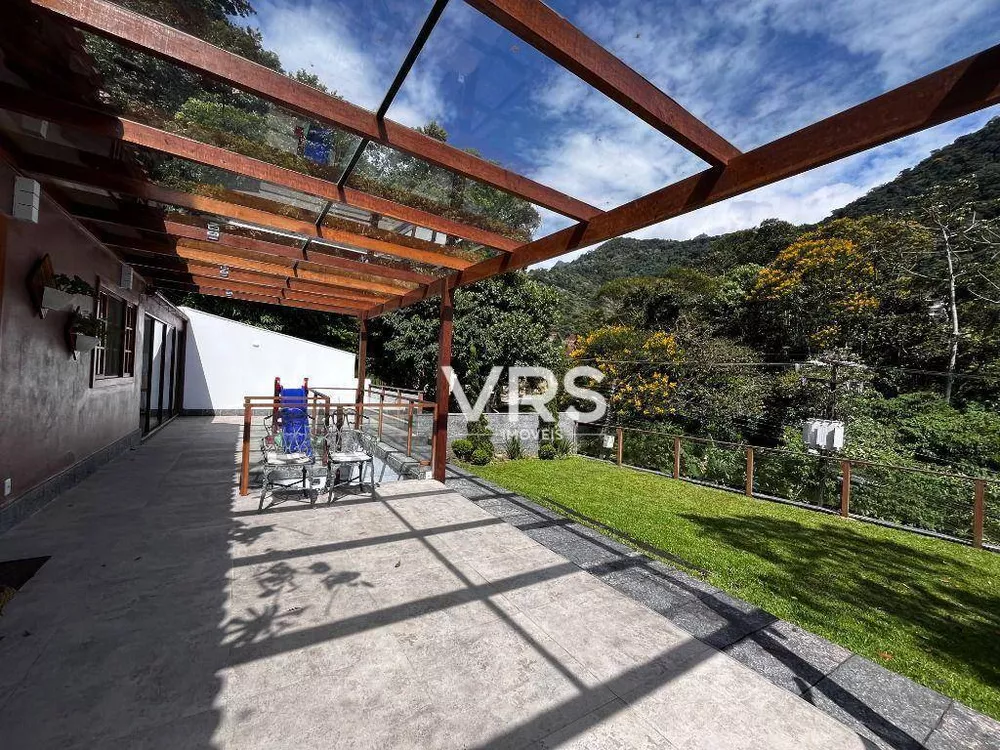 Casa de Condomínio à venda com 3 quartos, 230m² - Foto 1