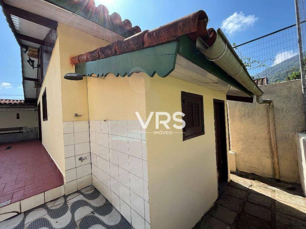 Casa de Condomínio à venda com 5 quartos, 208m² - Foto 2