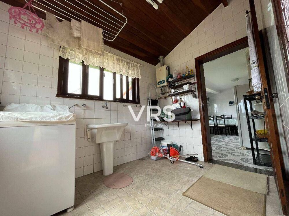 Casa de Condomínio à venda com 5 quartos, 208m² - Foto 8
