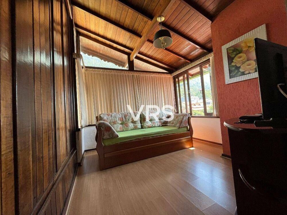 Casa de Condomínio à venda com 5 quartos, 208m² - Foto 6