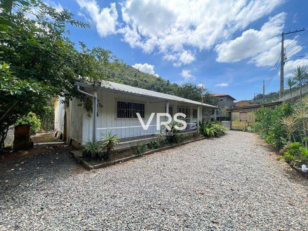 Casa à venda com 3 quartos, 70m² - Foto 2