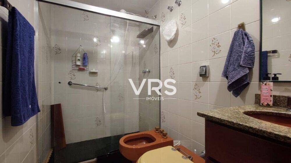 Apartamento à venda com 4 quartos, 220m² - Foto 1