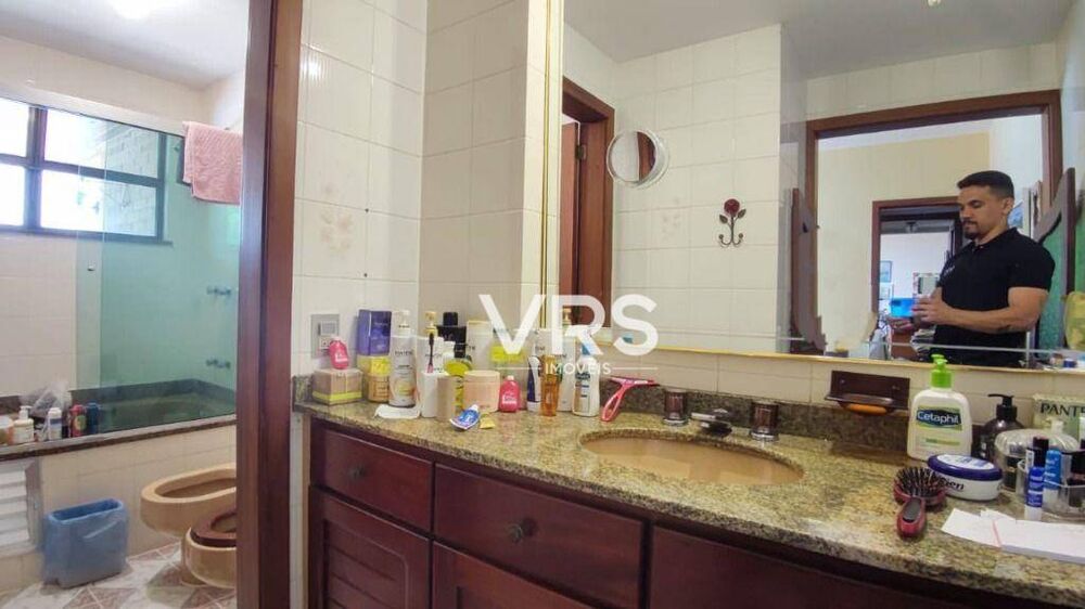 Apartamento à venda com 4 quartos, 220m² - Foto 2