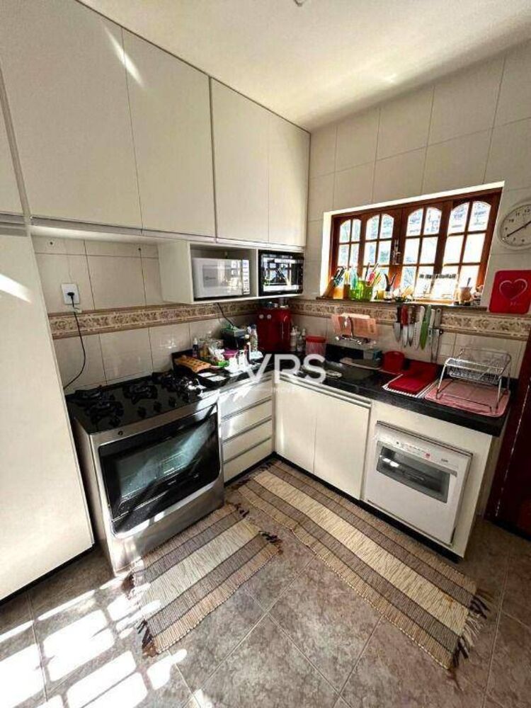Casa, 4 quartos, 375 m² - Foto 1