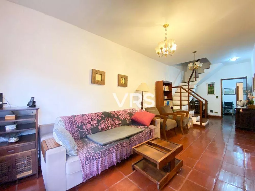 Casa à venda com 4 quartos, 116m² - Foto 2