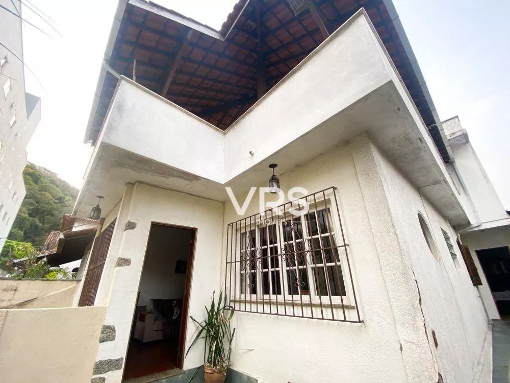 Casa à venda com 4 quartos, 116m² - Foto 1