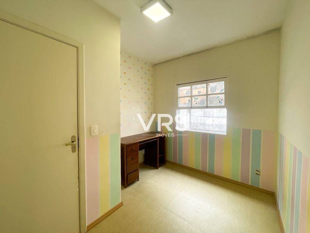 Casa à venda com 3 quartos, 186m² - Foto 3