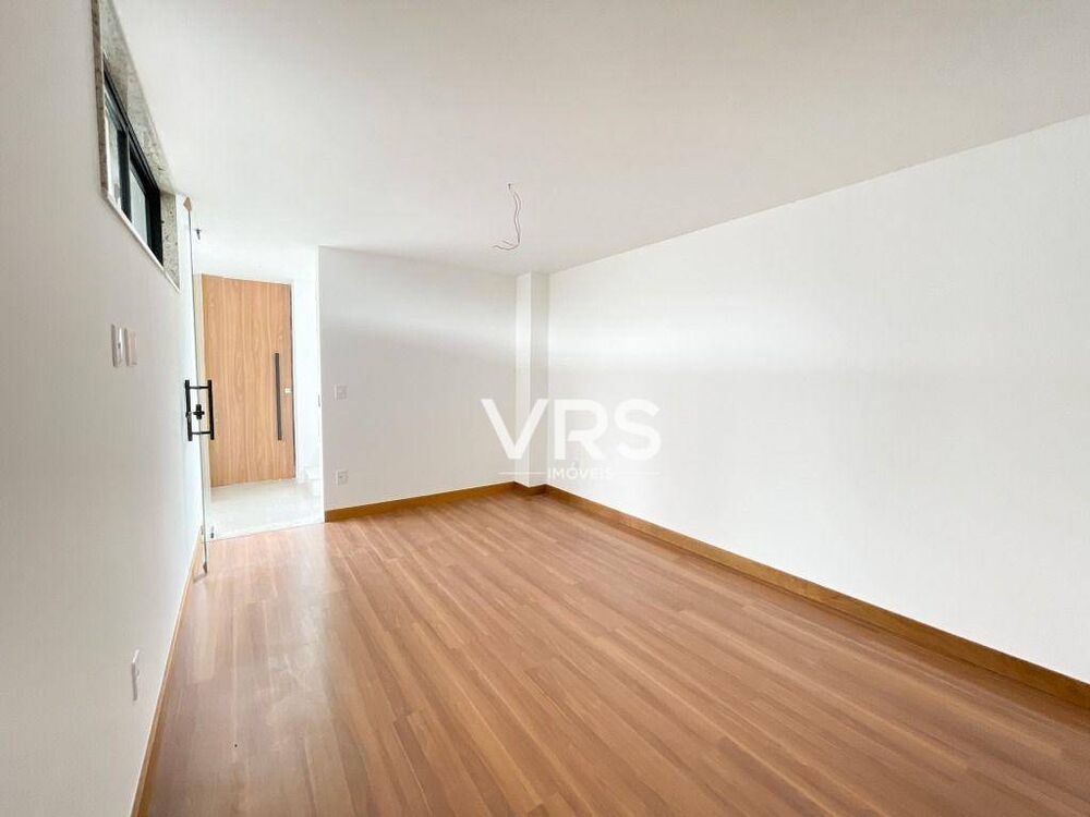 Casa de Condomínio à venda com 4 quartos, 160m² - Foto 2