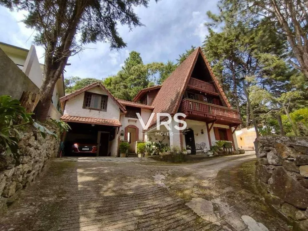 Casa à venda com 3 quartos, 137m² - Foto 1