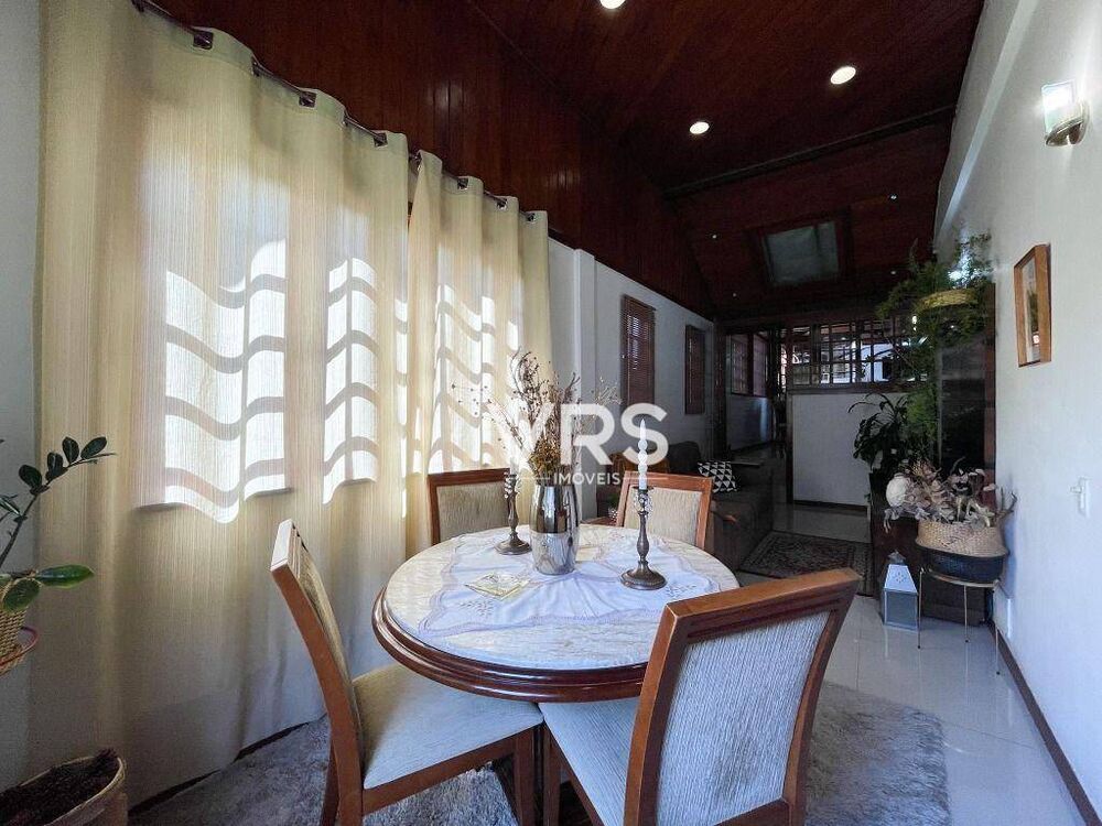 Casa de Condomínio à venda com 4 quartos, 199m² - Foto 5