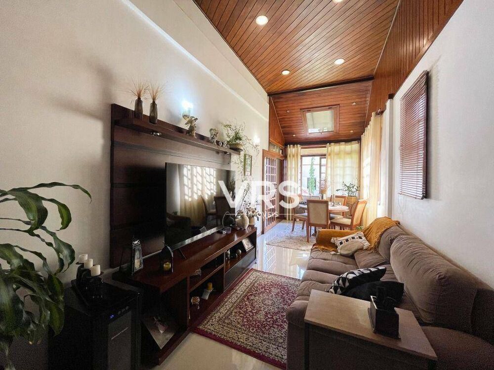 Casa de Condomínio à venda com 4 quartos, 199m² - Foto 4