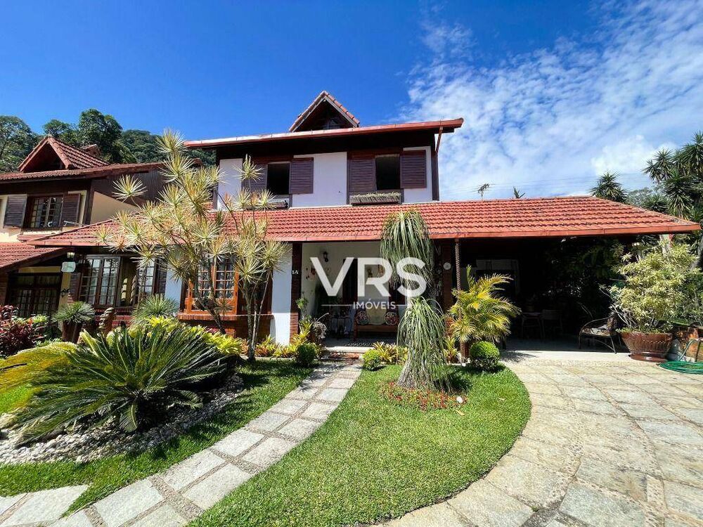 Casa de Condomínio à venda com 4 quartos, 199m² - Foto 1