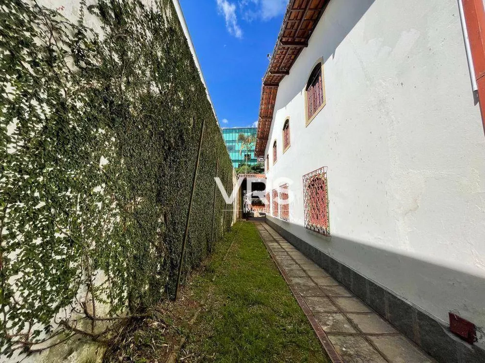 Casa, 6 quartos, 288 m² - Foto 9