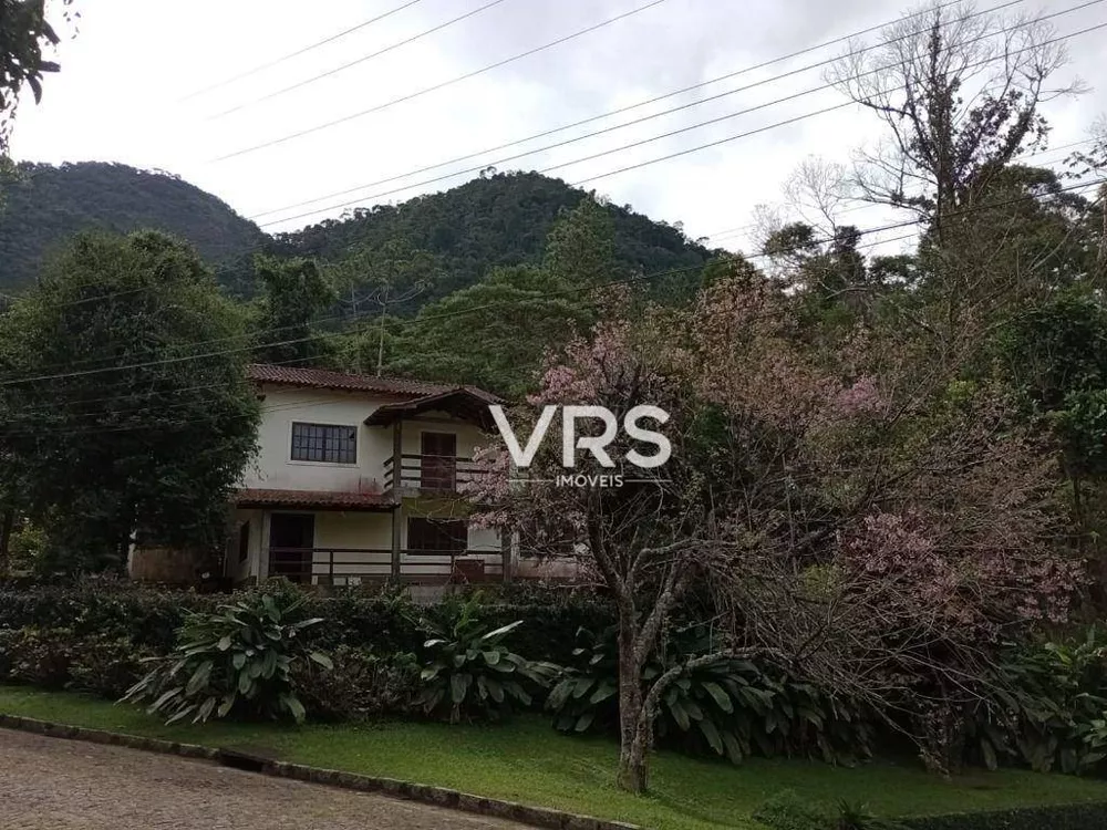 Casa de Condomínio à venda com 6 quartos, 214m² - Foto 5