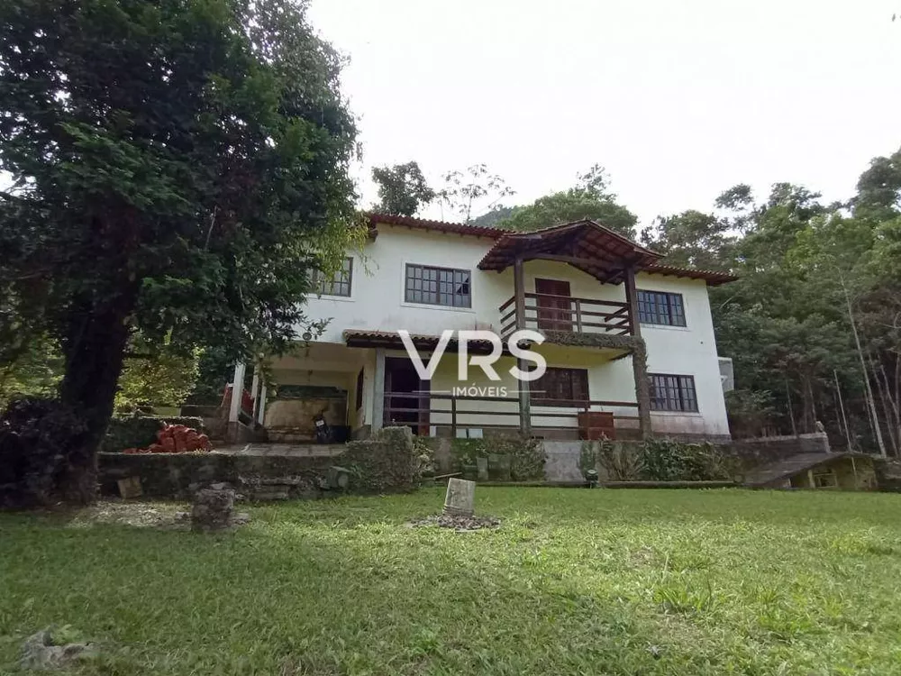 Casa de Condomínio à venda com 6 quartos, 214m² - Foto 2