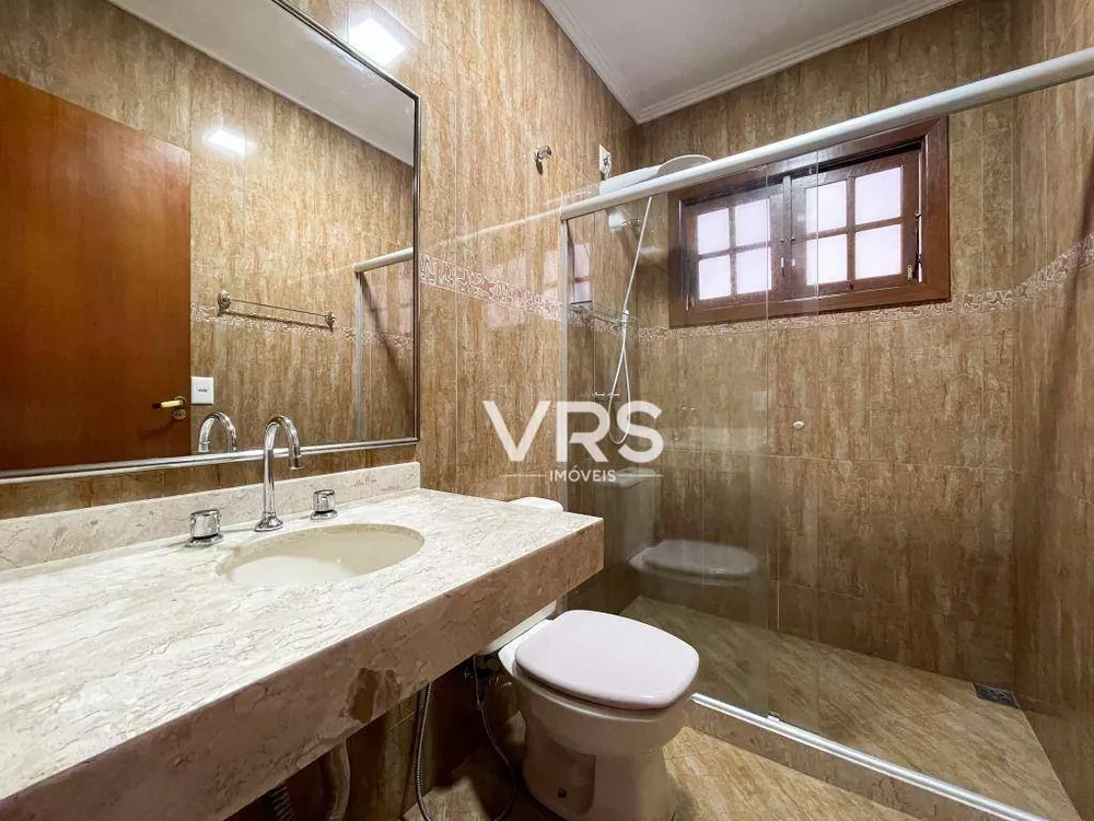 Casa, 4 quartos, 195 m² - Foto 1