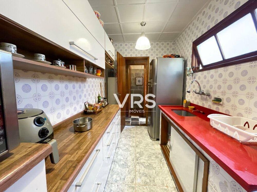Casa à venda com 4 quartos, 227m² - Foto 6
