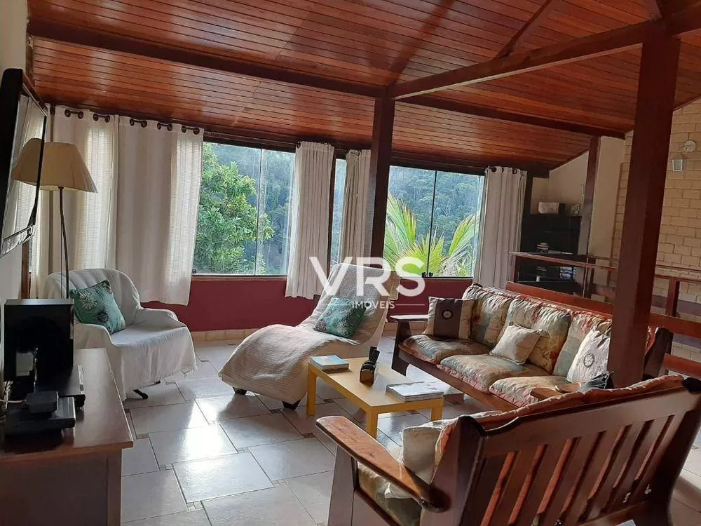 Casa de Condomínio à venda com 4 quartos, 218m² - Foto 4