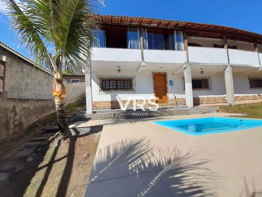 Casa de Condomínio à venda com 4 quartos, 218m² - Foto 2