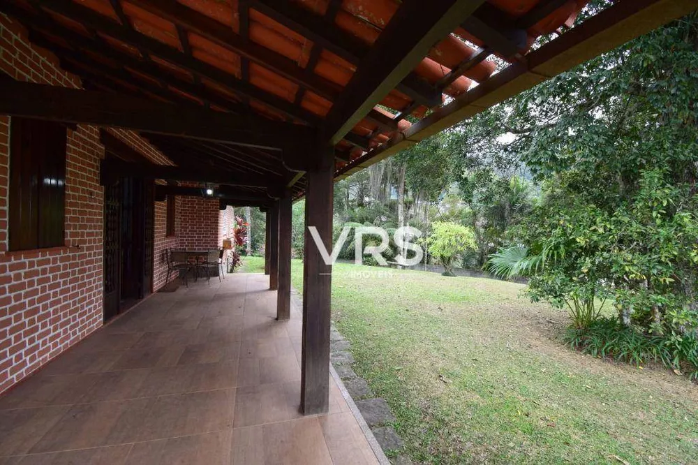 Casa à venda com 4 quartos, 234m² - Foto 3