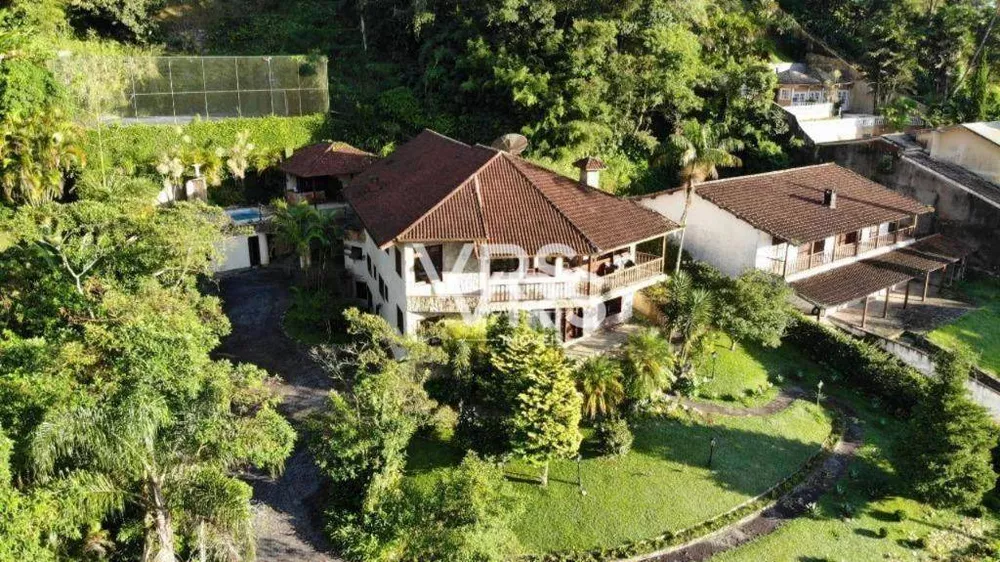 Casa de Condomínio à venda com 6 quartos, 476m² - Foto 4