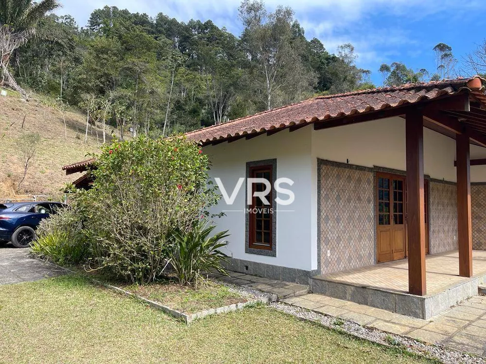 Casa de Condomínio à venda com 3 quartos, 240m² - Foto 4